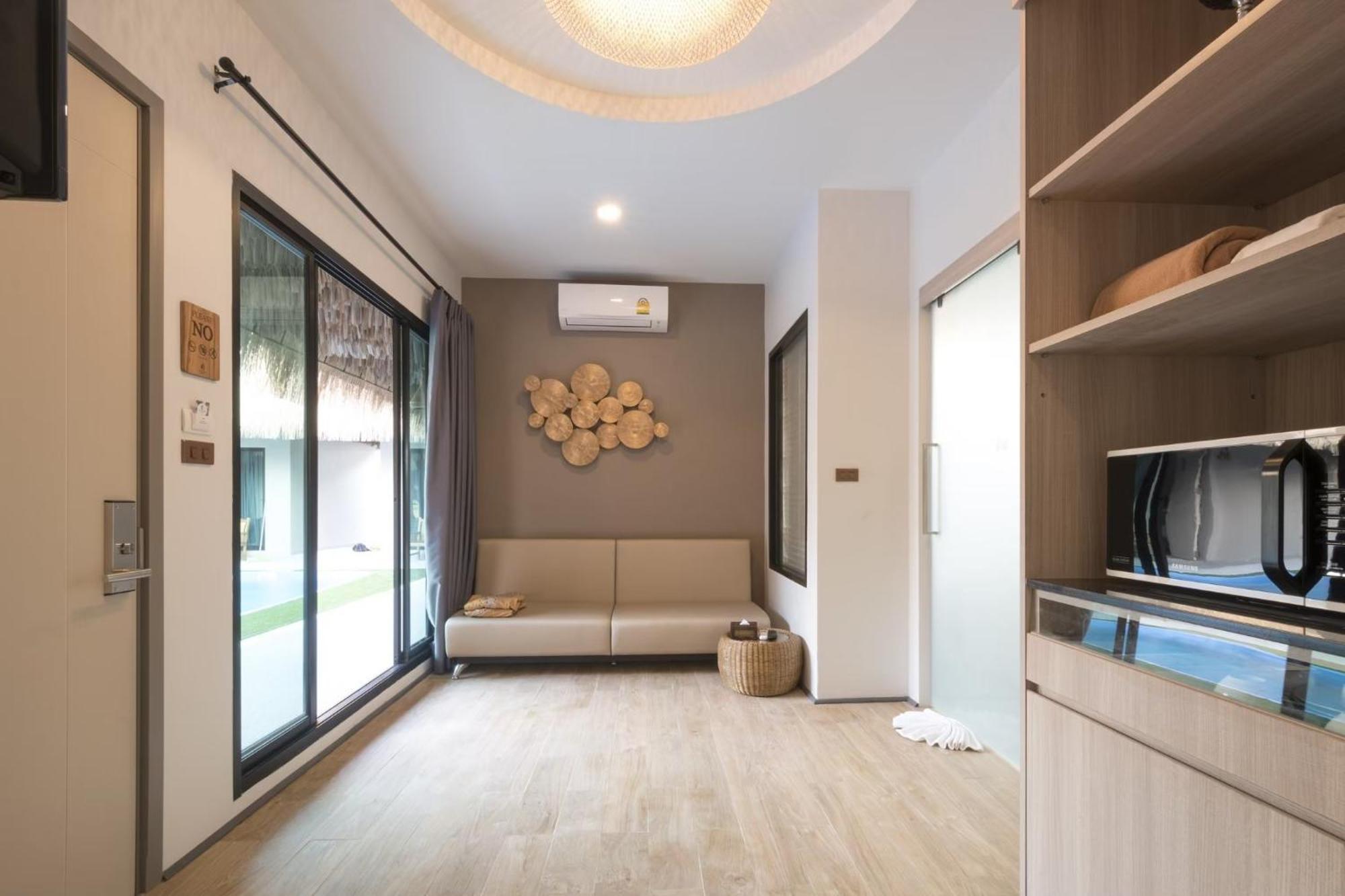 Ozone Villa Phuket Pa Khlok Exterior foto